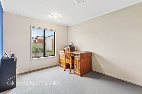 Photo of property in 62 Verdale Circle, Glen Eden, Auckland, 0602