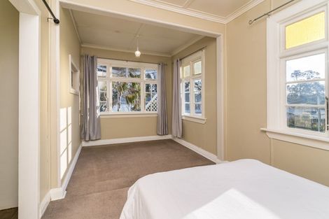 Photo of property in 27 Marine Parade, Macandrew Bay, Dunedin, 9014