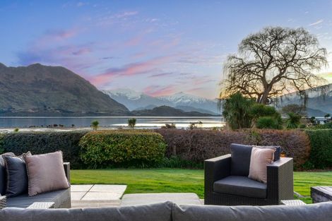 Photo of property in 186 Beacon Point Road, Wanaka, 9305