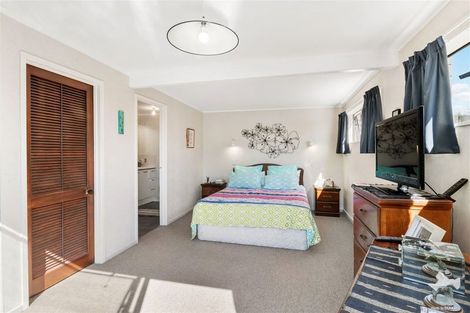 Photo of property in 23 Bluewater Place, Wattle Downs, Auckland, 2103