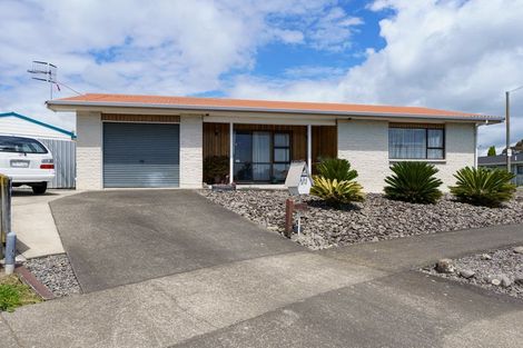 Photo of property in 1/17 Townshend Crescent, Greenmeadows, Napier, 4112