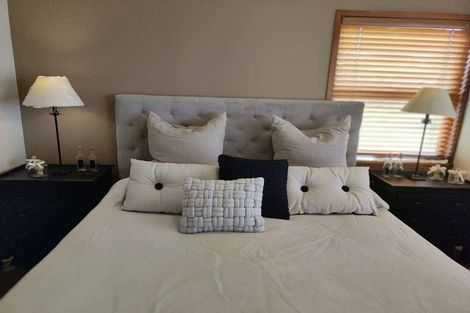 Photo of property in 1 Falmouth Street, Murrays Bay, Auckland, 0630