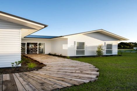 Photo of property in 12 Willow Lane, Acacia Bay, 3385