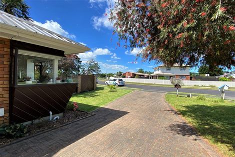 Photo of property in 5 Godwit Place, Waiuku, 2123