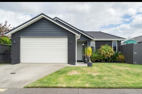 Photo of property in 38 Hiria Crescent, Papamoa Beach, Papamoa, 3118