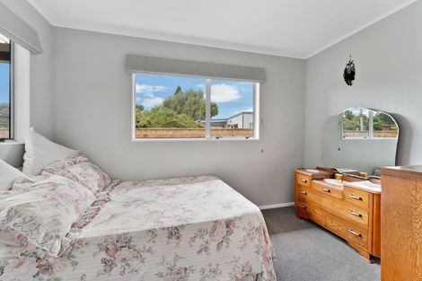Photo of property in 16 Puriri Road, Waikanae, 5036