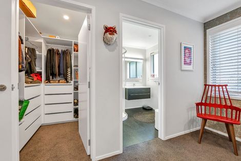 Photo of property in 83a Young Street, New Plymouth, 4310