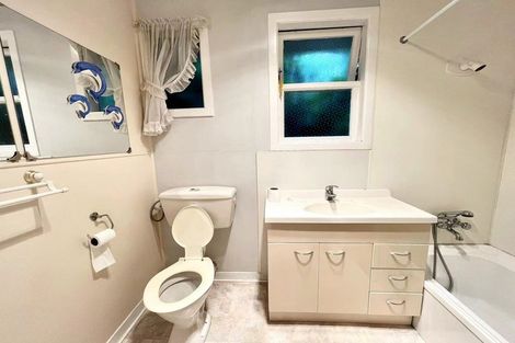 Photo of property in 50 Kervil Avenue, Te Atatu Peninsula, Auckland, 0610