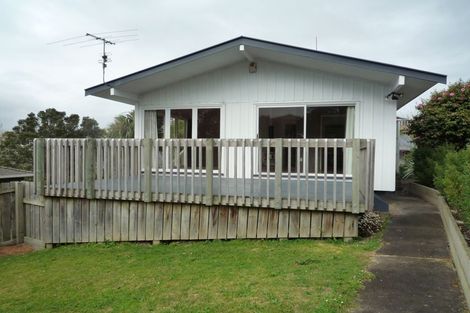 Photo of property in 17 Keegan Drive, Massey, Auckland, 0614