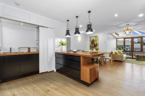 Photo of property in 5 Rakino Avenue, Manly, Whangaparaoa, 0930