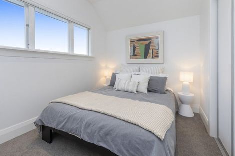 Photo of property in 111 Saint Andrews Square, Strowan, Christchurch, 8052