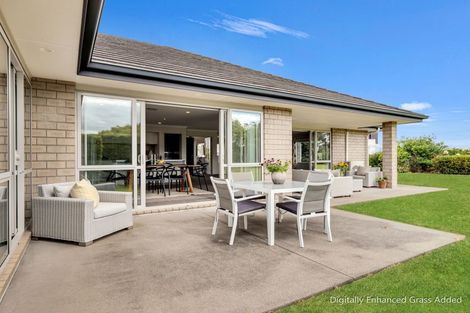 Photo of property in 9 Portofino Point, Karaka, Papakura, 2113