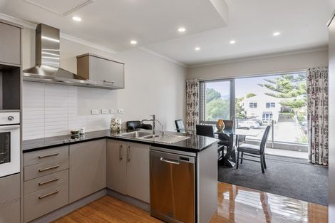 Photo of property in 4-u8 Seaview Road, Paraparaumu Beach, Paraparaumu, 5032