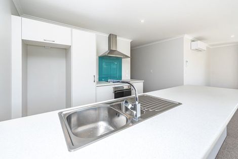 Photo of property in 6 Cross Street, Castlecliff, Wanganui, 4501