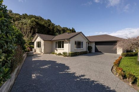 Photo of property in 16 Ellesmere Close, Pyes Pa, Tauranga, 3112