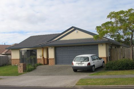 Photo of property in 4 Monivea Place, East Tamaki Heights, Auckland, 2016