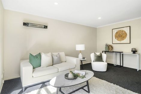 Photo of property in 4/15 Harbour View Road, Te Atatu Peninsula, Auckland, 0610