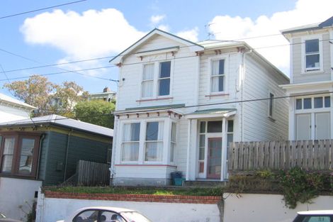 Photo of property in 100 Wallace Street, Mount Cook, Wellington, 6021