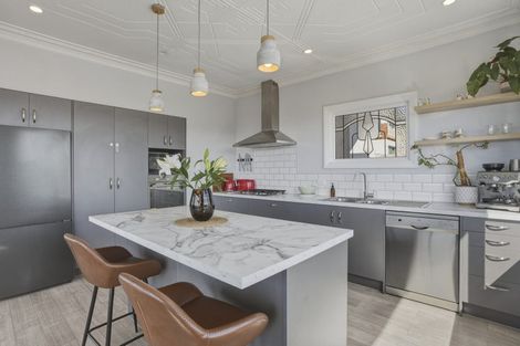 Photo of property in 11 Middleton Road, Kew, Dunedin, 9012