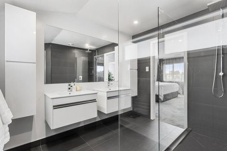 Photo of property in 13 Lanigan Street, Birkdale, Auckland, 0626