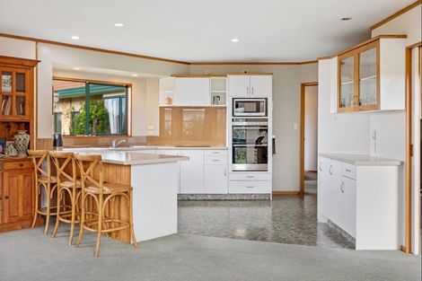 Photo of property in 122 Russley Drive, Mount Maunganui, 3116