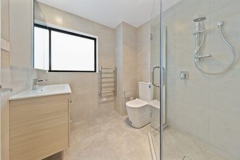 Photo of property in 47a Gossamer Drive, Pakuranga Heights, Auckland, 2010