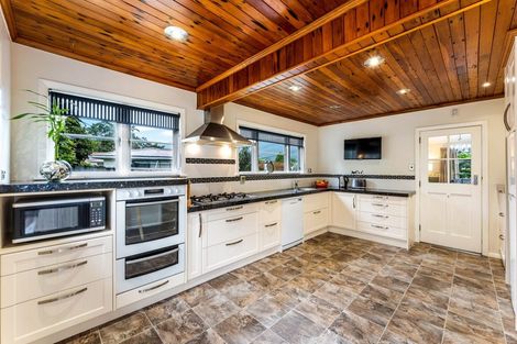 Photo of property in 33 Peel Place, Wainuiomata, Lower Hutt, 5014