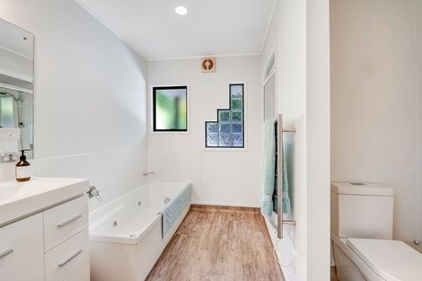 Photo of property in 33 Everard Avenue, Army Bay, Whangaparaoa, 0930