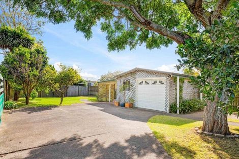 Photo of property in 19 Brennan Avenue, Te Atatu Peninsula, Auckland, 0610