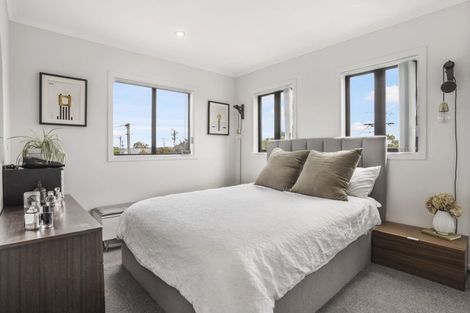 Photo of property in 1/9 Marlene Avenue, Te Atatu South, Auckland, 0610