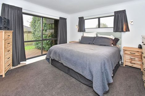 Photo of property in 53 Blackwood Drive, Wattle Downs, Auckland, 2103