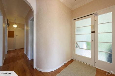 Photo of property in 16 Richmond Avenue, Karori, Wellington, 6012