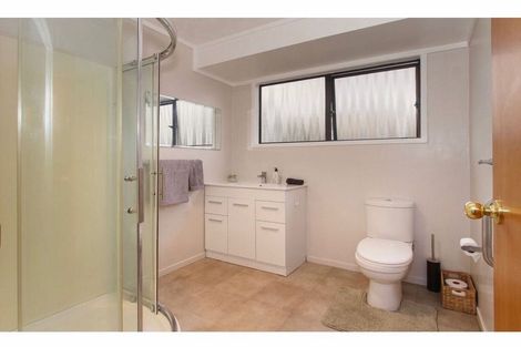 Photo of property in 1/470 Te Atatu Road, Te Atatu Peninsula, Auckland, 0610