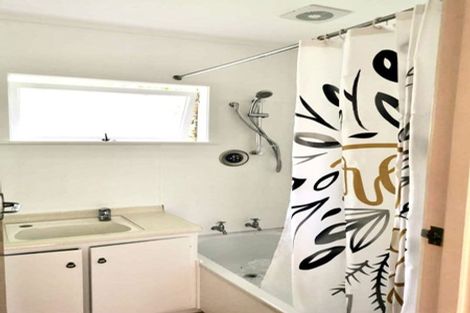 Photo of property in 1/3 Merriefield Avenue, Forrest Hill, Auckland, 0620