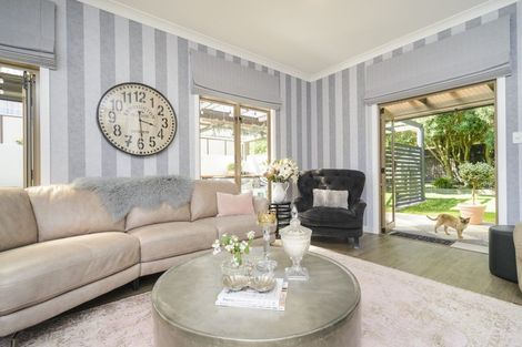 Photo of property in 28a Karina Terrace, Roslyn, Palmerston North, 4414