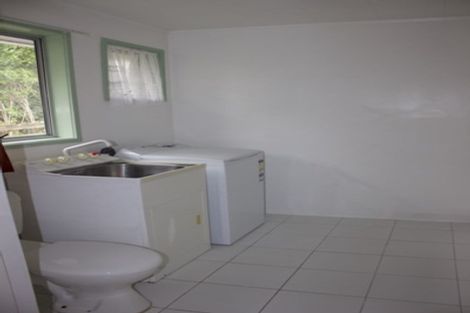 Photo of property in 27 Pipitea Place, Massey, Auckland, 0614