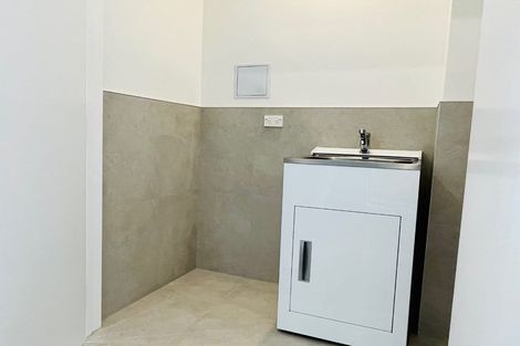 Photo of property in 3 Kitea Place, Mangere, Auckland, 2022