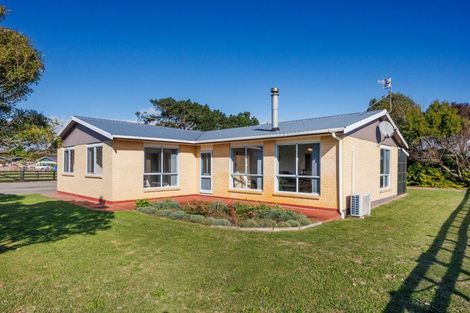 Photo of property in 112 Avenue Road, Foxton, 4891