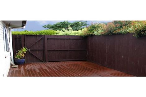 Photo of property in 2 Cambrian Crescent, Flat Bush, Auckland, 2016