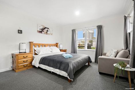 Photo of property in 8a/1 Bracken Avenue, Takapuna, Auckland, 0622
