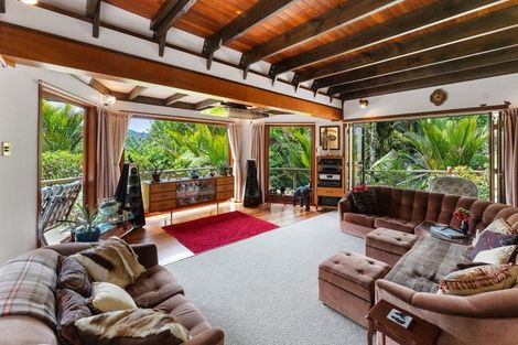 Photo of property in 27a Tane Road, Laingholm, Auckland, 0604