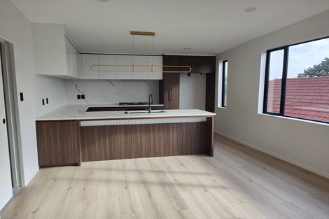 Photo of property in 2 Embling Place, Eastern Beach, Auckland, 2012