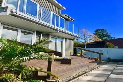 Photo of property in 1/43 Shanaway Rise, Hillcrest, Auckland, 0627