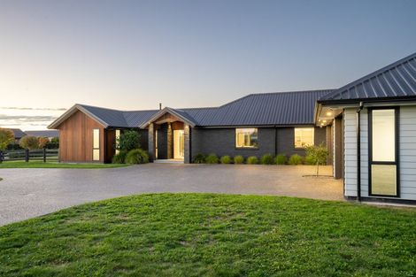 Photo of property in 83 Sunline Drive, Leamington, Cambridge, 3432