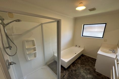 Photo of property in 38 Parnell Heights Drive, Kelvin Grove, Palmerston North, 4414