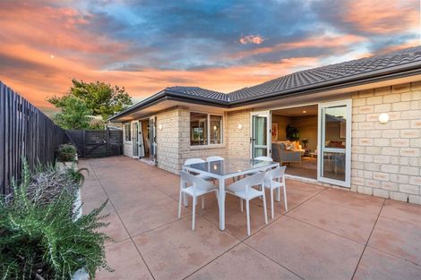Photo of property in 8 Springside Place, Redwood, Christchurch, 8051