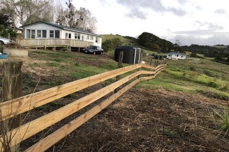Photo of property in 102 Settlement Road, Kaiwaka, 0573