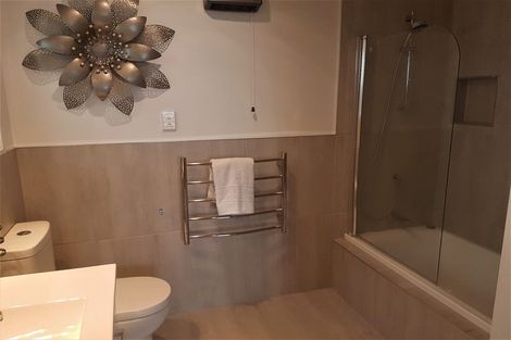 Photo of property in 4b Hillcrest Road, Orewa, 0931