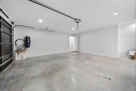 Photo of property in 4 Frederick Place, Whalers Gate, New Plymouth, 4310
