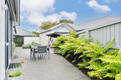 Photo of property in 28 Kirsten Place, Parklands, Christchurch, 8083